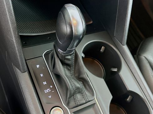 Used 2019 Volkswagen Atlas SE w/ Panoramic Sunroof Package FWD image 23