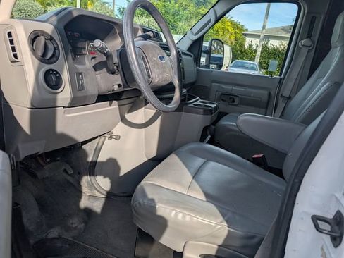 Used 2014 Ford E-350 and Econoline 350 Super Duty image 6