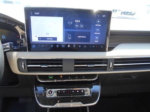 Used 2025 Lincoln Corsair Grand Touring w/ Equipment Group 302A AWD/4WD image 3