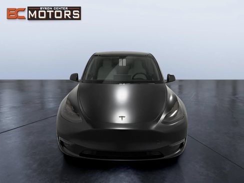 Used 2022 Tesla Model Y Long Range AWD/4WD image 9