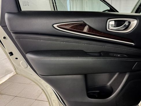 Used 2019 INFINITI QX60 Luxe w/ Sensory Package AWD/4WD image 18