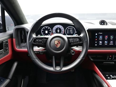 Certified 2025 Porsche Cayenne GTS AWD/4WD image 19
