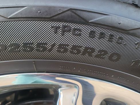 Used 2014 GMC Acadia Denali image 18