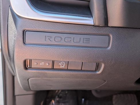 Used 2024 Nissan Rogue S AWD/4WD image 19