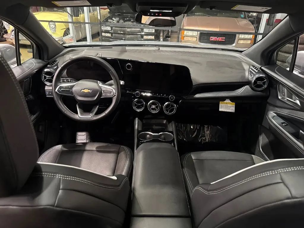 Used 2024 Chevrolet Blazer EV LT AWD/4WD image 12