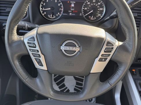Used 2024 Nissan Titan SV w/ SV Convenience Package image 27