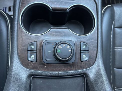 Used 2022 GMC Acadia Denali w/ Denali Ultimate Package AWD/4WD image 38