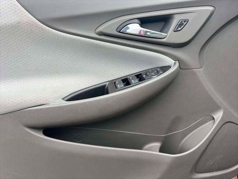 Used 2018 Chevrolet Malibu LT image 14