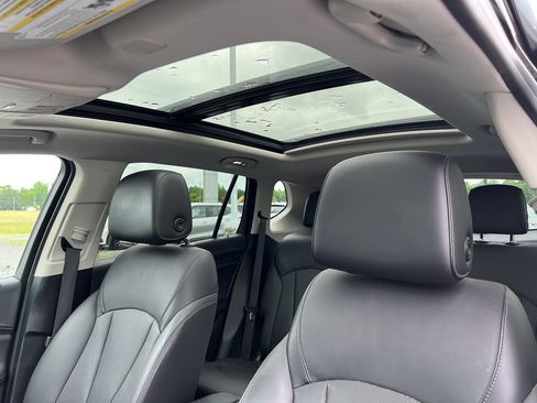 Used 2019 Buick Envision Essence FWD image 28