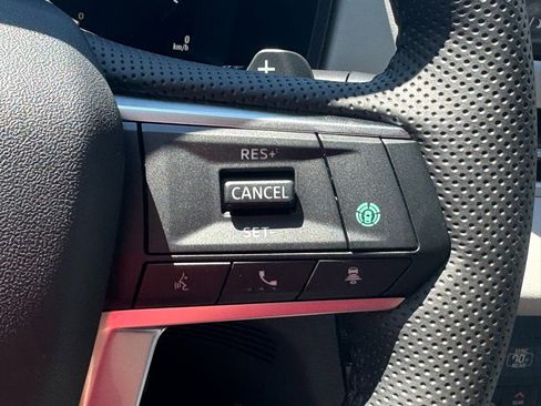 Used 2025 Mitsubishi Outlander AWD image 30