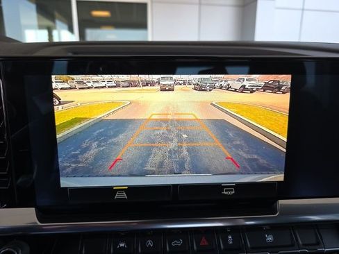 Used 2024 Chevrolet Silverado 1500 LT image 32