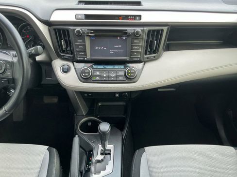 Used 2018 Toyota RAV4 XLE image 20