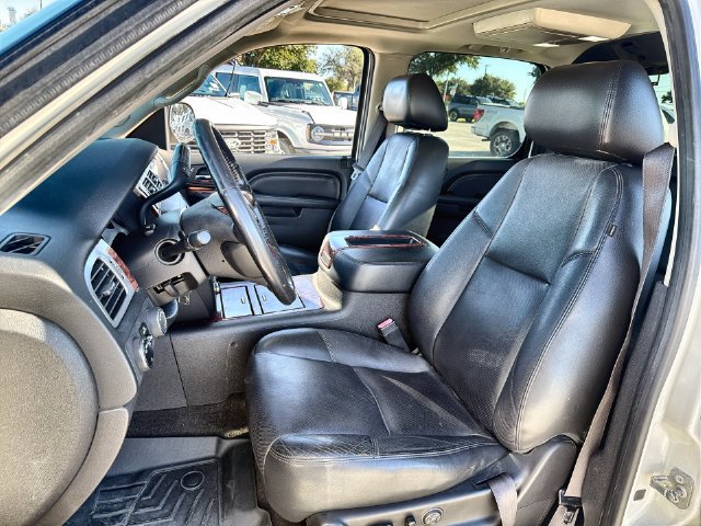 Used 2012 Chevrolet Avalanche LTZ AWD/4WD image 11