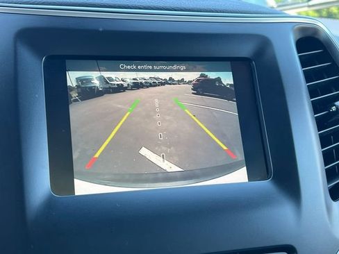 Used 2021 Jeep Cherokee Latitude Plus FWD image 24