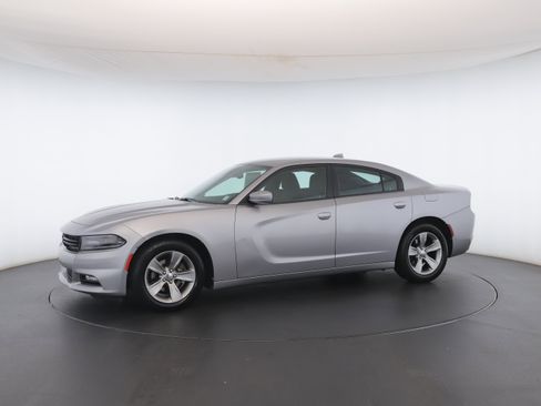 Used 2016 Dodge Charger SXT image 40