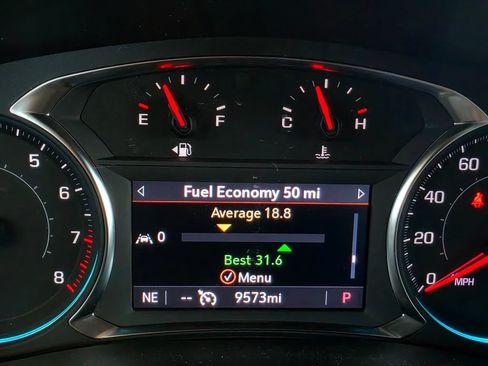 Used 2023 Chevrolet Traverse LT FWD image 35