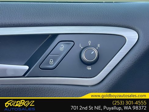 Used 2017 Volkswagen Golf SE image 31