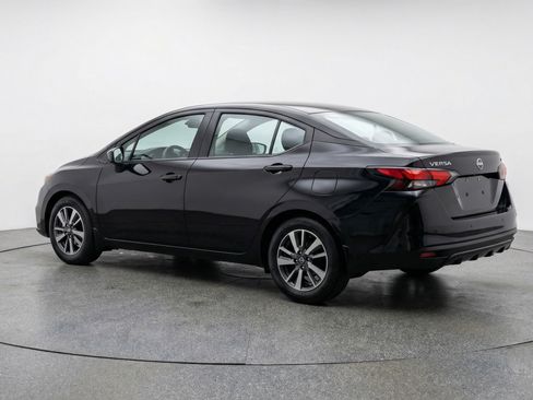 Used 2025 Nissan Versa SV image 6