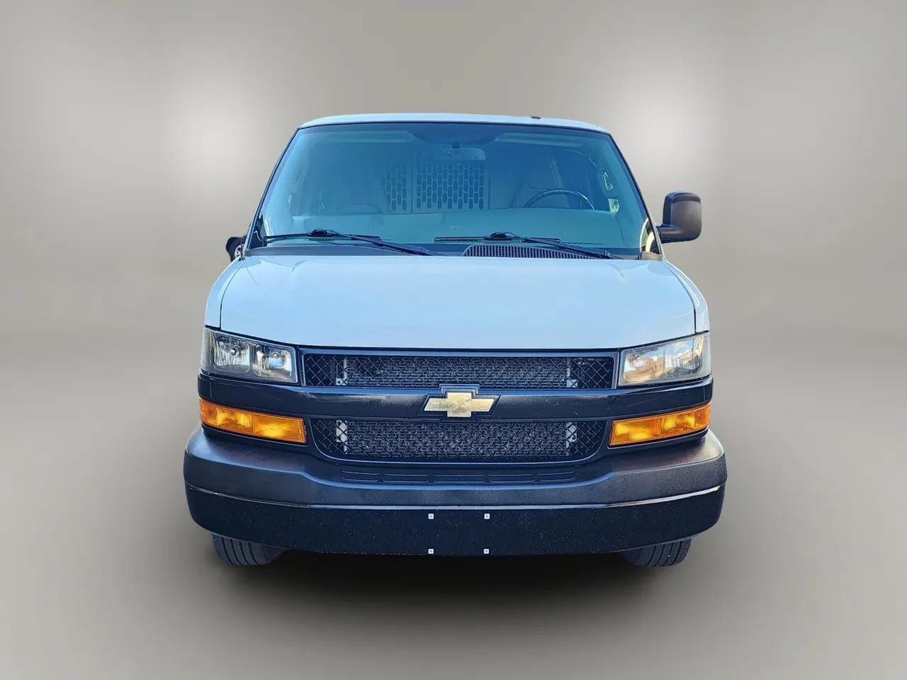 Used 2020 Chevrolet Express 2500 w/ Driver Convenience Package RWD image 4