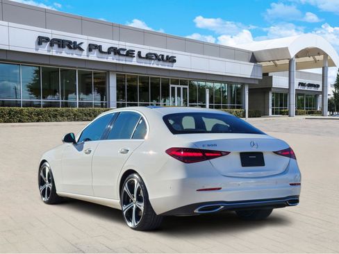 Used 2023 Mercedes-Benz C 300 Sedan image 4