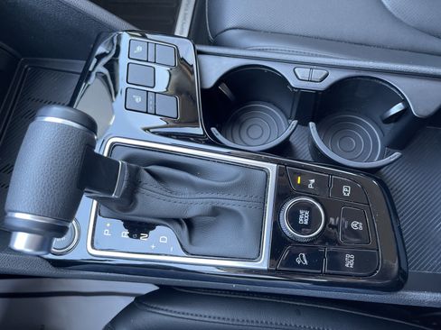 Used 2025 Kia Sportage EX FWD image 36