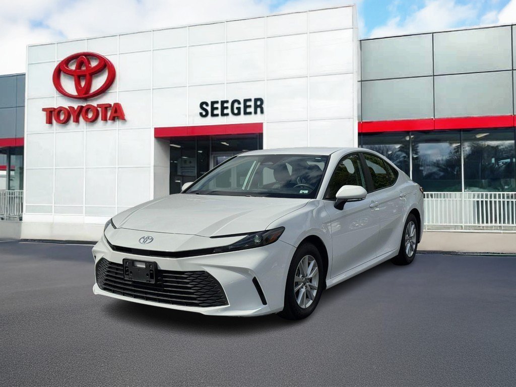 Used 2025 Toyota Camry LE FWD image 11