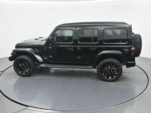 Used 2021 Jeep Wrangler Unlimited Sahara AWD/4WD image 25