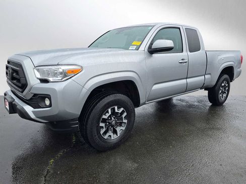 Certified 2022 Toyota Tacoma SR w/ SR Convenience Package image 9