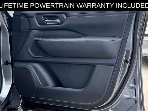 Used 2025 Nissan Armada PRO-4X AWD/4WD image 23