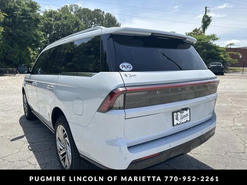 New 2026 Lincoln Navigator Reserve AWD/4WD image 5