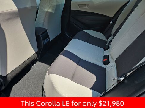 Used 2025 Toyota Corolla LE FWD image 33