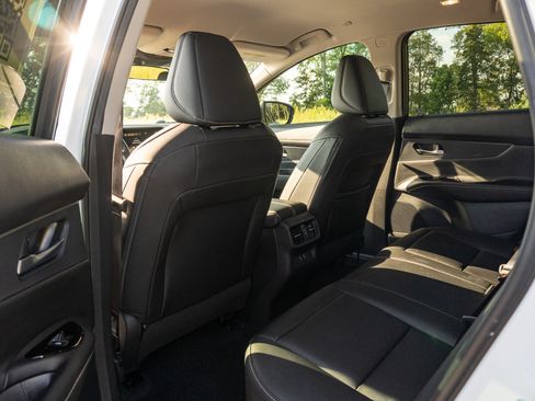 Used 2025 Nissan Murano SV AWD/4WD image 14