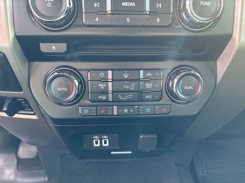 Used 2017 Ford F150 Lariat image 26