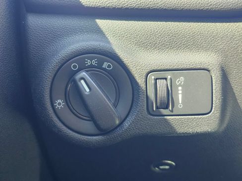 Used 2015 Dodge Dart SE FWD image 30