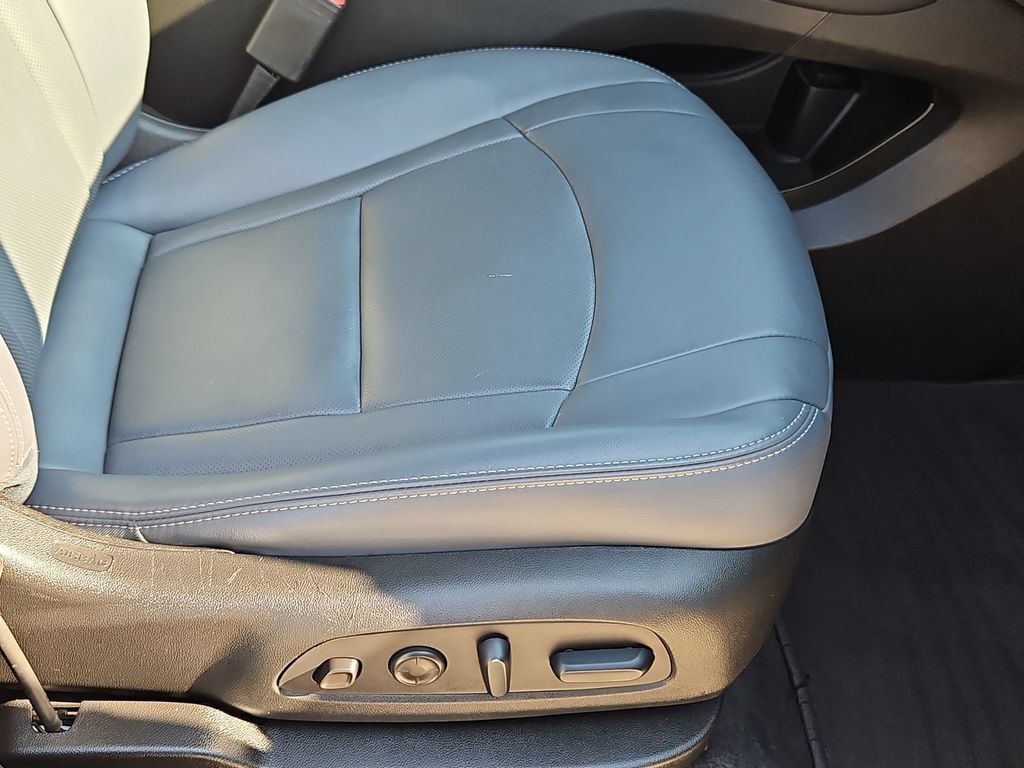 Used 2024 Buick Enclave Premium FWD image 30