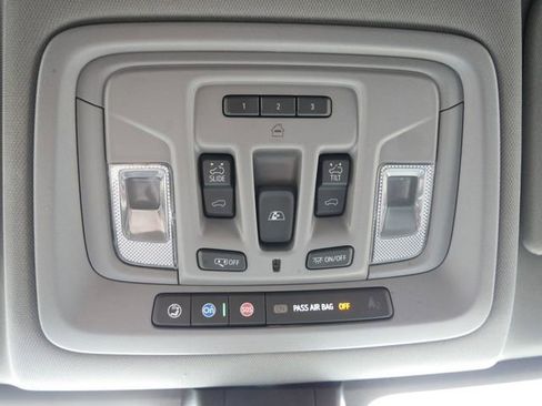 Used 2022 Chevrolet Silverado 2500 LTZ w/ LTZ Plus Package AWD/4WD image 21