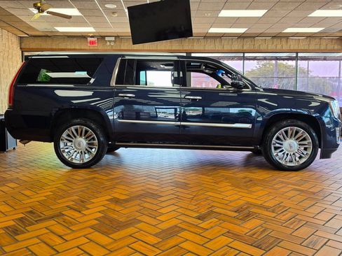 Used 2019 Cadillac Escalade ESV Platinum AWD/4WD image 6