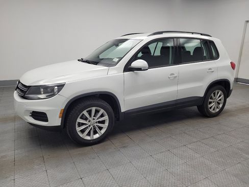 Used 2018 Volkswagen Tiguan Limited w/ Premium Package image 2