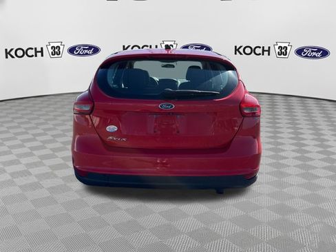 Used 2016 Ford Focus SE FWD image 4