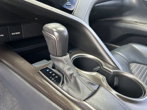 Used 2021 Toyota Camry SE FWD image 15