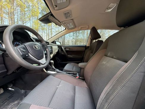 Used 2019 Toyota Corolla LE FWD image 13