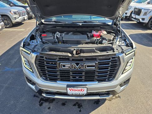 New 2026 GMC Yukon Denali w/ Denali Reserve Package AWD/4WD image 32
