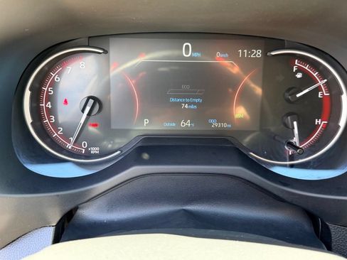 Used 2025 Toyota RAV4 XLE AWD/4WD image 14