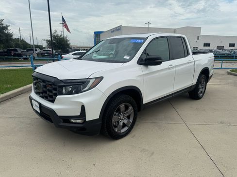 Certified 2025 Honda Ridgeline TrailSport image 4