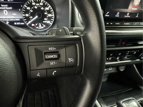 Used 2023 Nissan Rogue S image 15