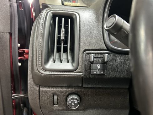 Certified 2019 GMC Canyon Denali RWD image 19