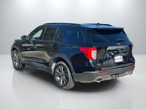 Used 2023 Ford Explorer XLT w/ Equipment Group 202A image 7