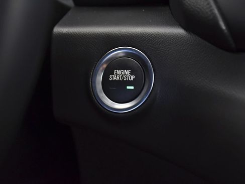 Used 2023 GMC Terrain SLT w/ Tech Package FWD image 17