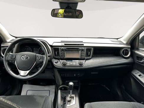 Used 2018 Toyota RAV4 XLE AWD/4WD image 21