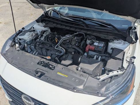 Used 2025 Nissan Altima 2.5 SV FWD image 37